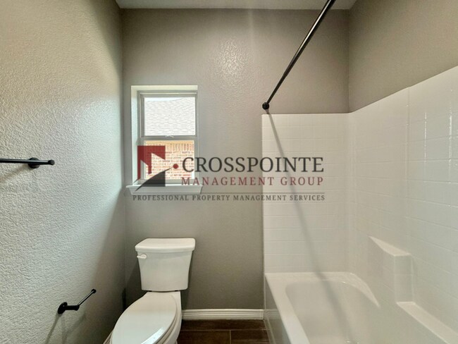 Building Photo - 3 Bedroom 2 Bathroom Home in Lindale!