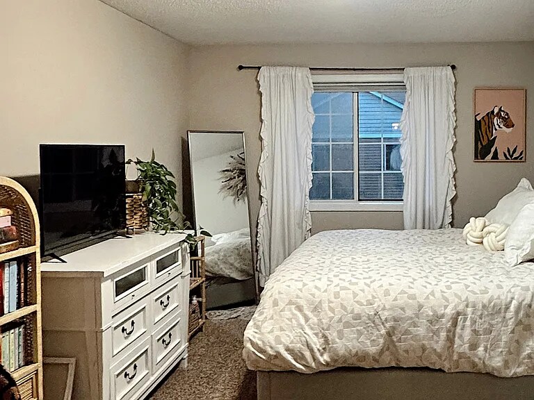 Building Photo - 9902 Fillmore St NE