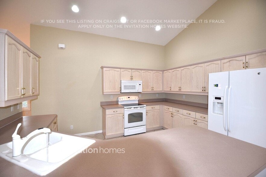 Building Photo - 6863 Blue Bay Cir