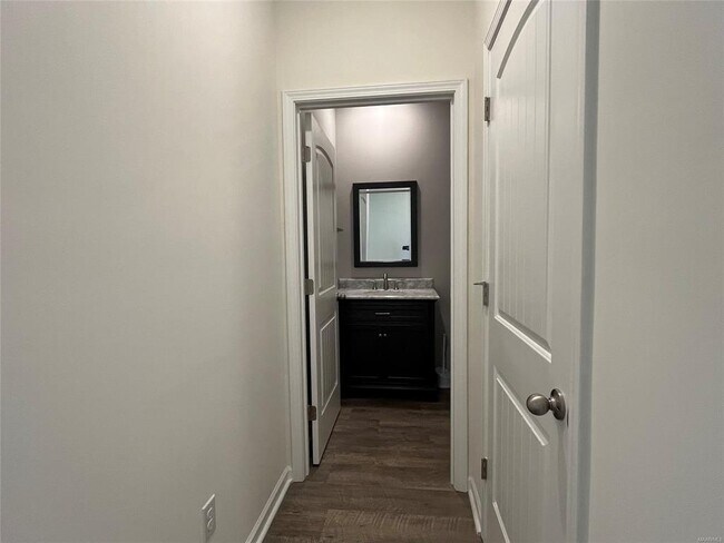 Building Photo - 3336 Meriwether Dr