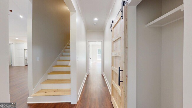 Building Photo - 53 Jericho Ln