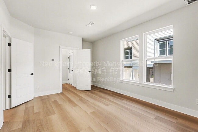 Building Photo - 7920 Sansom Cir