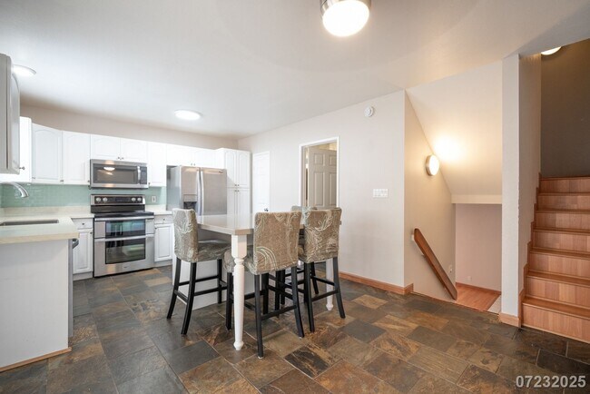 Building Photo - Move-In Ready! 3br, 2.5 ba in Makakilo, $3...