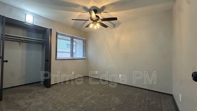 Building Photo - 1701 Ridgehaven Ct