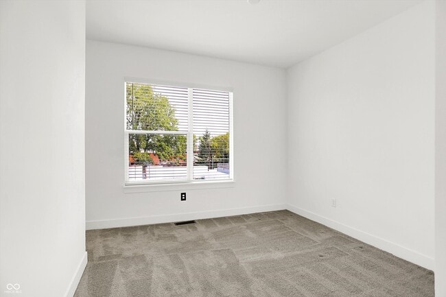 Building Photo - 1303 Deloss St