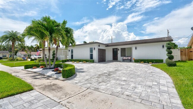 Building Photo - 11370 NW 46th Pl