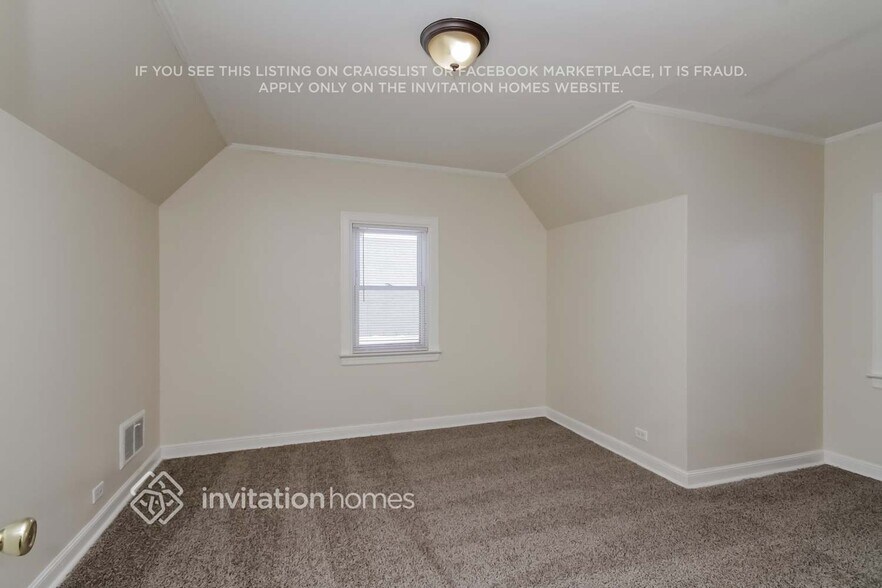 Building Photo - 9326 S 54th Ct