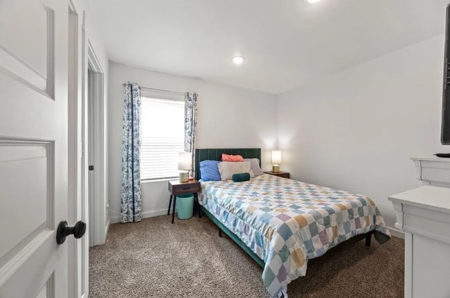 Building Photo - CUTE 3 Bedroom 2.5 Bath 2-story home located in Bentonville!