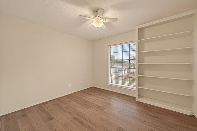 Building Photo - 3204 Farmers Field