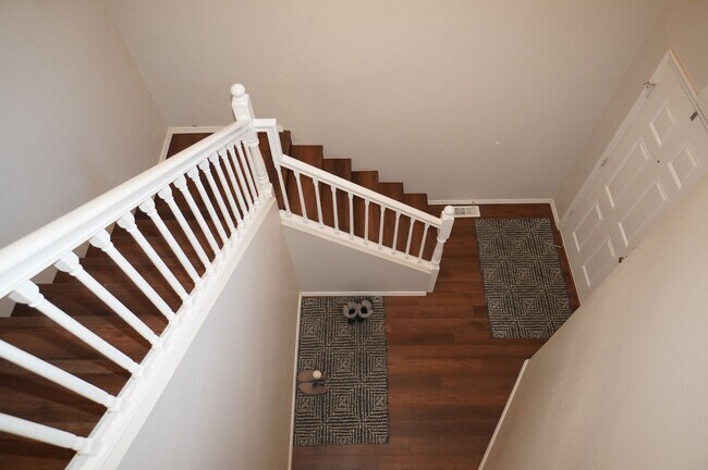 Building Photo - 4 Bedroom Eagle River Home!