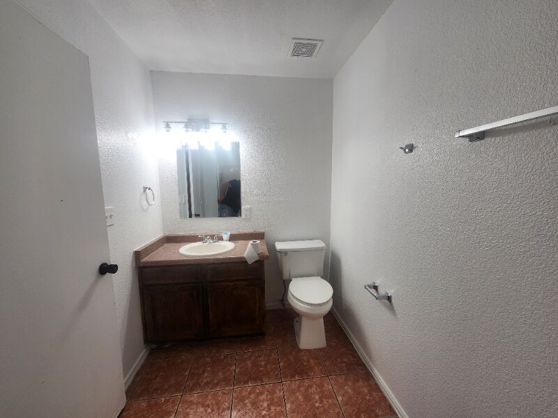 Building Photo - 437 Sunset Hills Dr