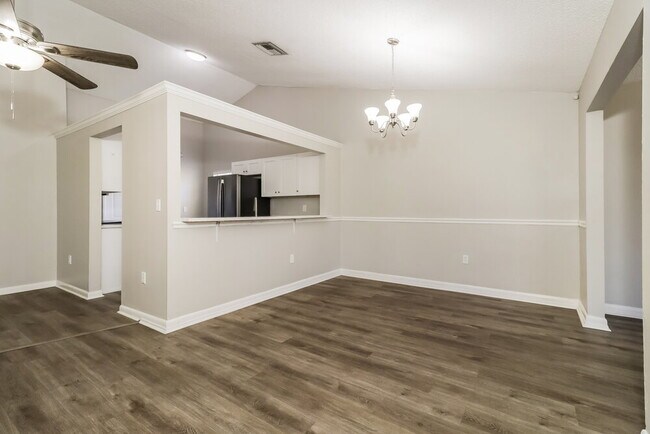 Building Photo - 7964 Putnam Cir