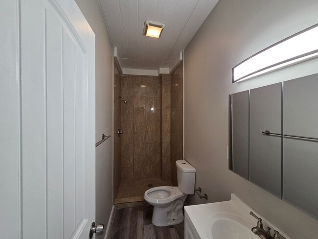 Building Photo - Phoenix 3 Bed/3 Bath in Coronado!
