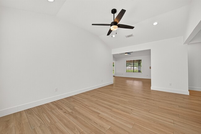 Building Photo - 11507 Oak Valley Dr