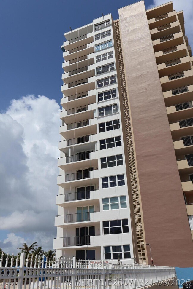 Building Photo - 2000 S Ocean Blvd