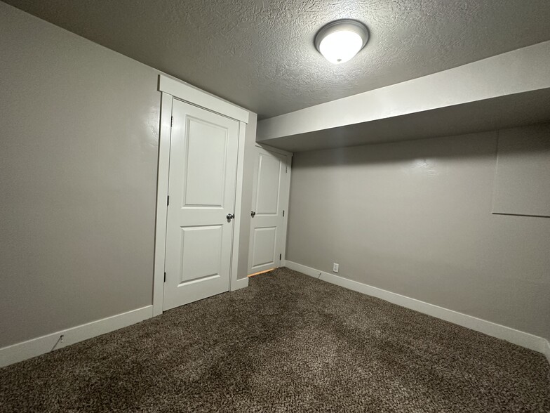 BR 3 closet - 2647 S Jasper St