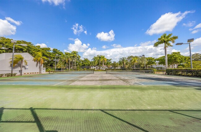 Building Photo - 941 Lyons Rd