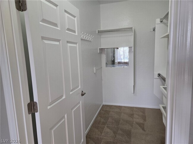 Building Photo - 6868 Sky Pointe Dr