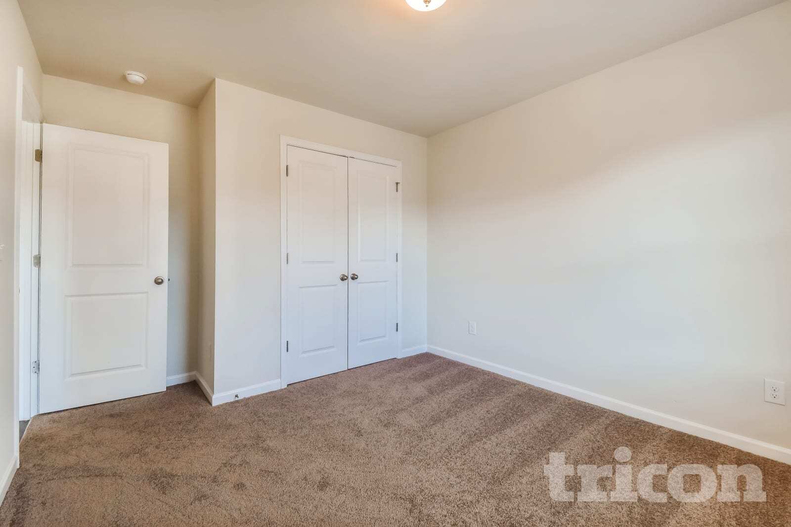 Building Photo - 4392 Bella View Dr