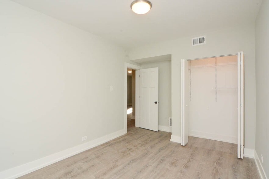 Building Photo - 1133 Maple Ave