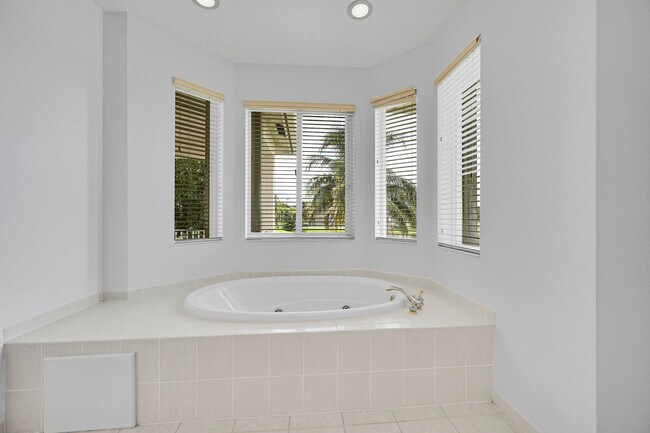 Building Photo - 4627 Windward Cove Ln