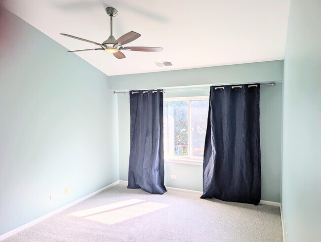 Building Photo - 3055 Kentshire Cir