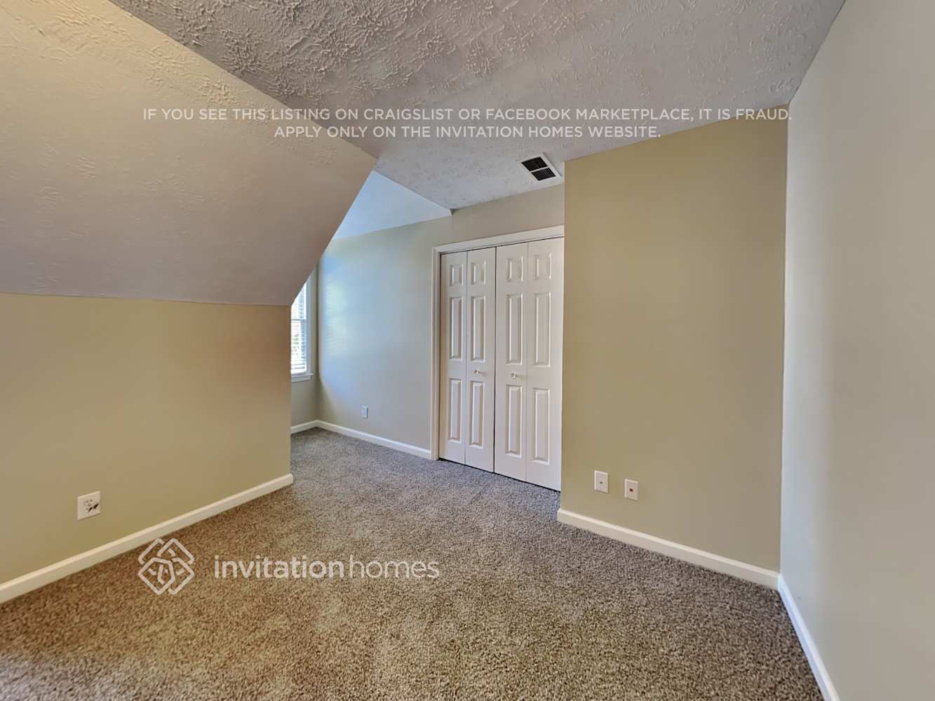 Building Photo - 1055 Burning Bush Dr