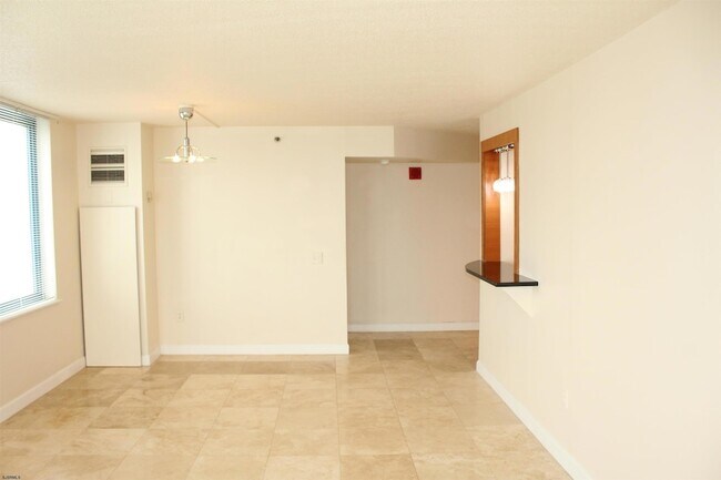 Building Photo - 526 Pacific Ave