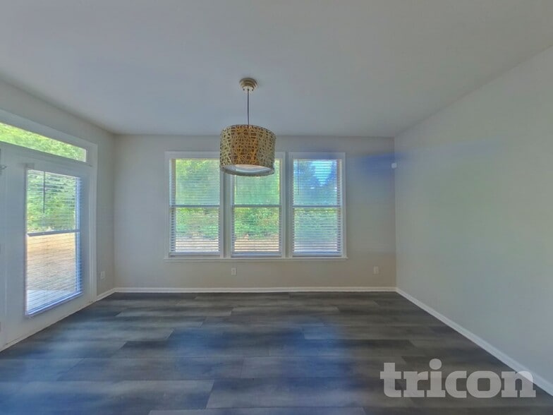 Building Photo - 7457 Mistydawn Dr