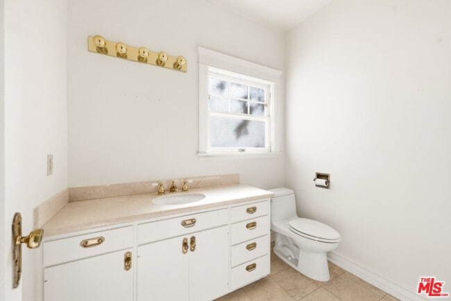 Building Photo - 360 23rd St