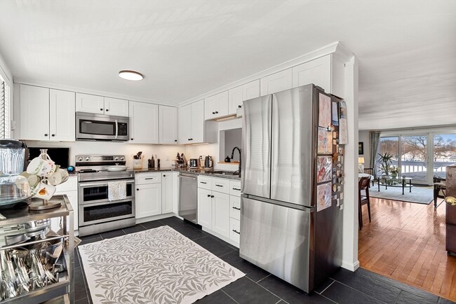 Building Photo - 126 Merrimac St