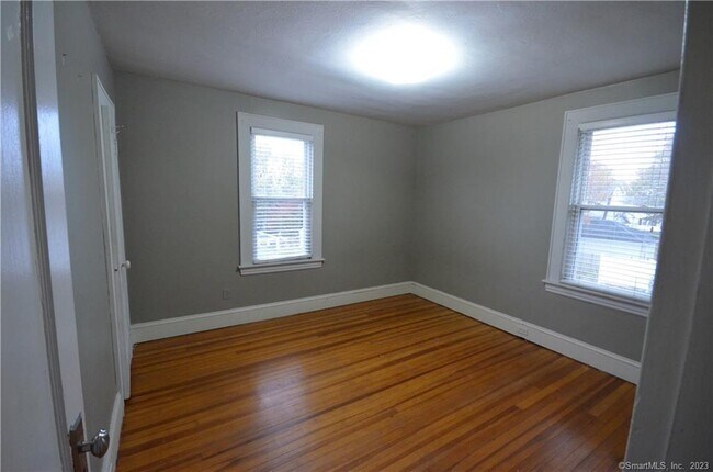 Building Photo - 147 Freeman Ave