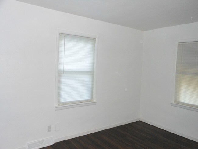 Building Photo - 1200 State St