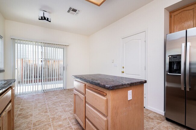 Building Photo - Stunning 2 Story, 3-Bed Home in Folsom’s Desirable Gated Community!