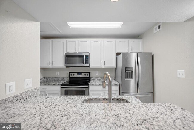 Building Photo - 12152 Penderview Terrace
