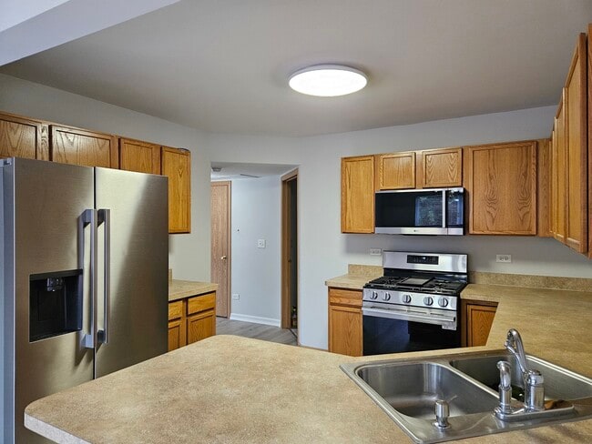Building Photo - 2507 Sumac Dr