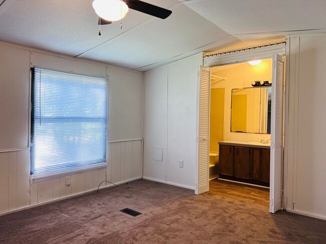 Building Photo - 2165 Frazier Ln