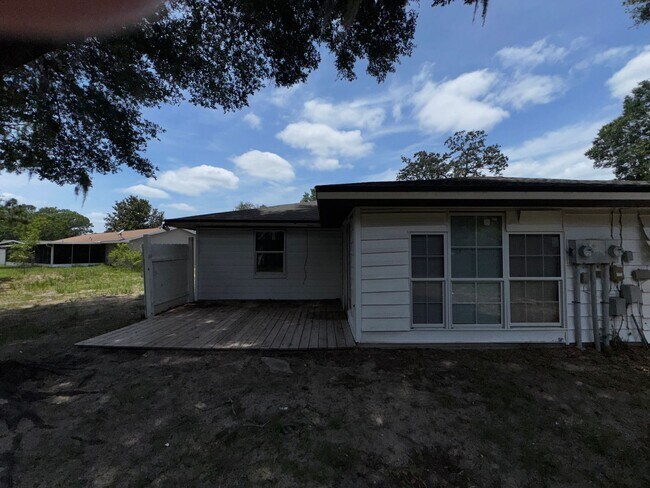 Building Photo - Cozy & Private 2-Bedroom Duplex Rental in Ocala