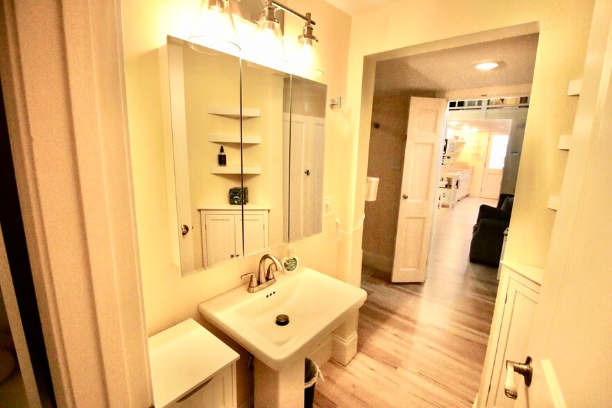 Bath - 1039 Henriette Delille St