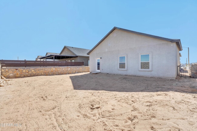 Building Photo - 2420 Tierra Delmonte Dr