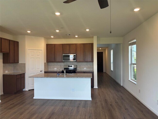 Building Photo - 4821 Vida Vis Dr