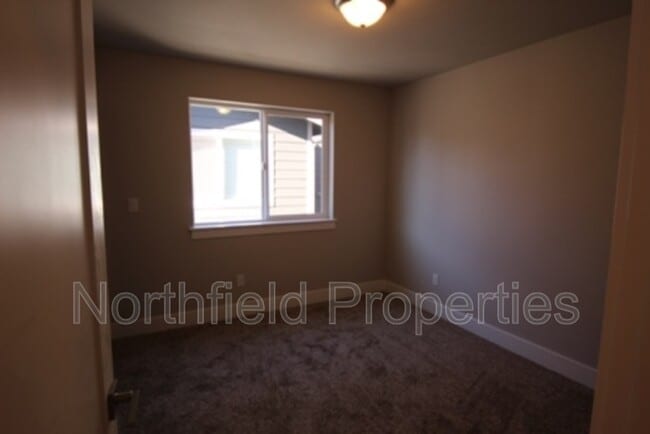 Building Photo - 4857 100th St NE