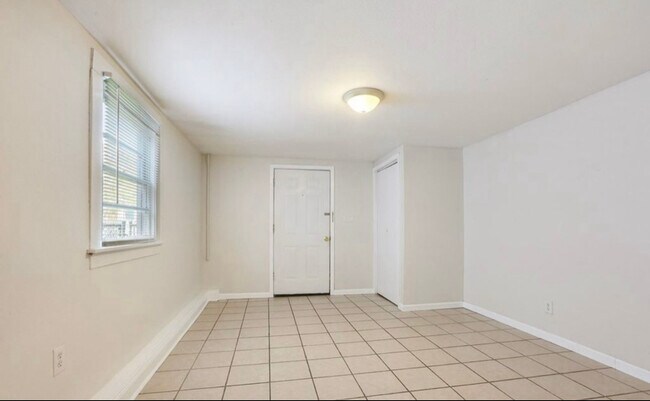 Building Photo - 2822 O'Reilly St