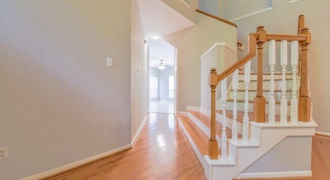 Building Photo - 4742 Stoney Point Ct