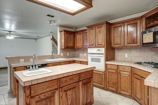 Building Photo - 4249 Rapids Dr