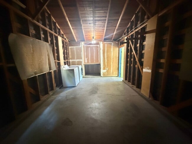 Building Photo - 604 Radcliffe Dr