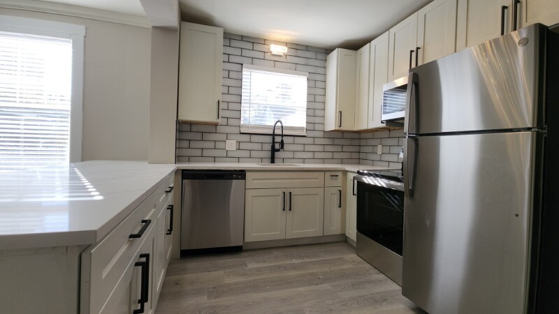 Building Photo - 813 Westwood Dr