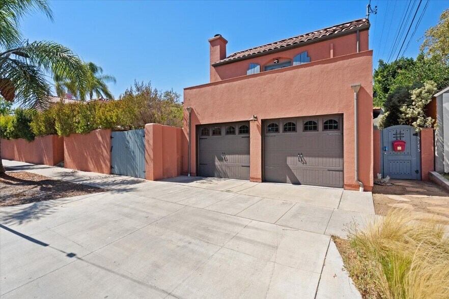 Building Photo - 5175 W 1st St