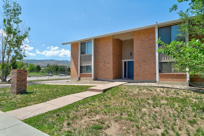 Building Photo - 1140 Holli Springs Ln