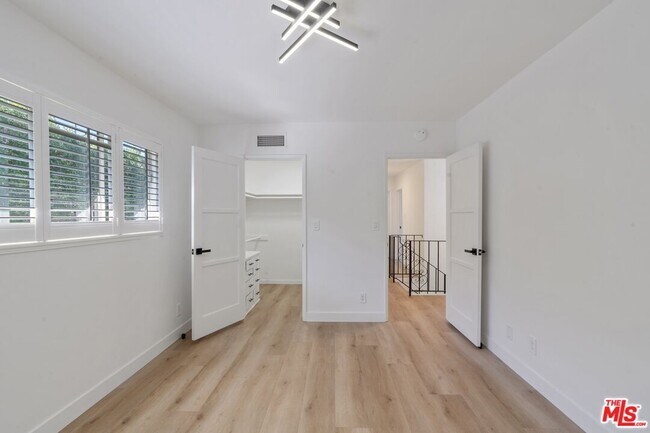 Building Photo - 15974 Tobin Way